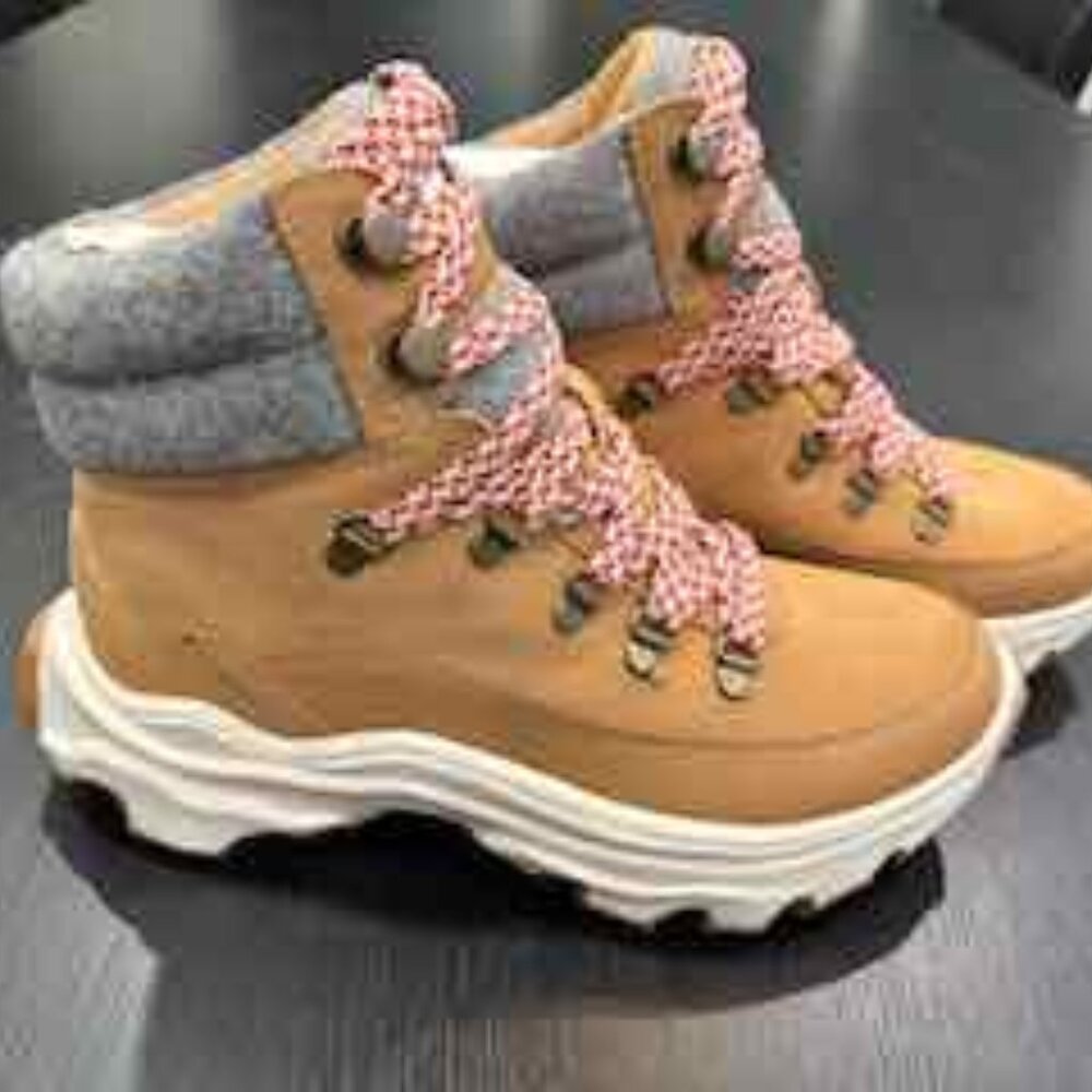 NWT SOREL KINETIC BREAKTHRU CONQUEST WATERPROOF BOOT Tawny Buff Velvet Tan 9